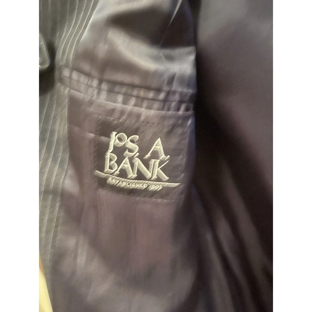 Men's Jos A. Bank Dark Gray Pinstripe Two-Button Sport Coat‎ 40 R Regular Fit